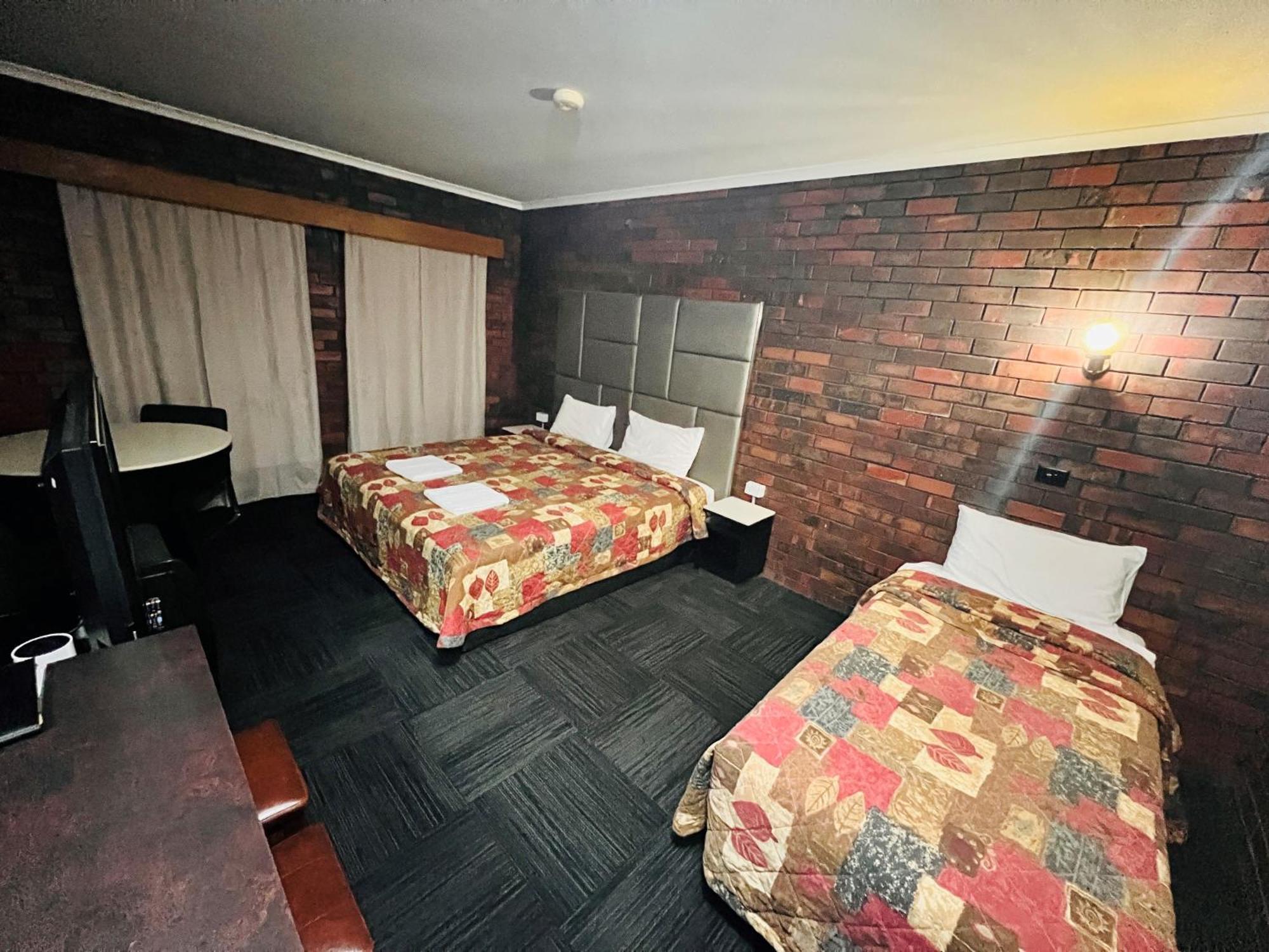 Two Rivers Motel Wentworth Bagian luar foto