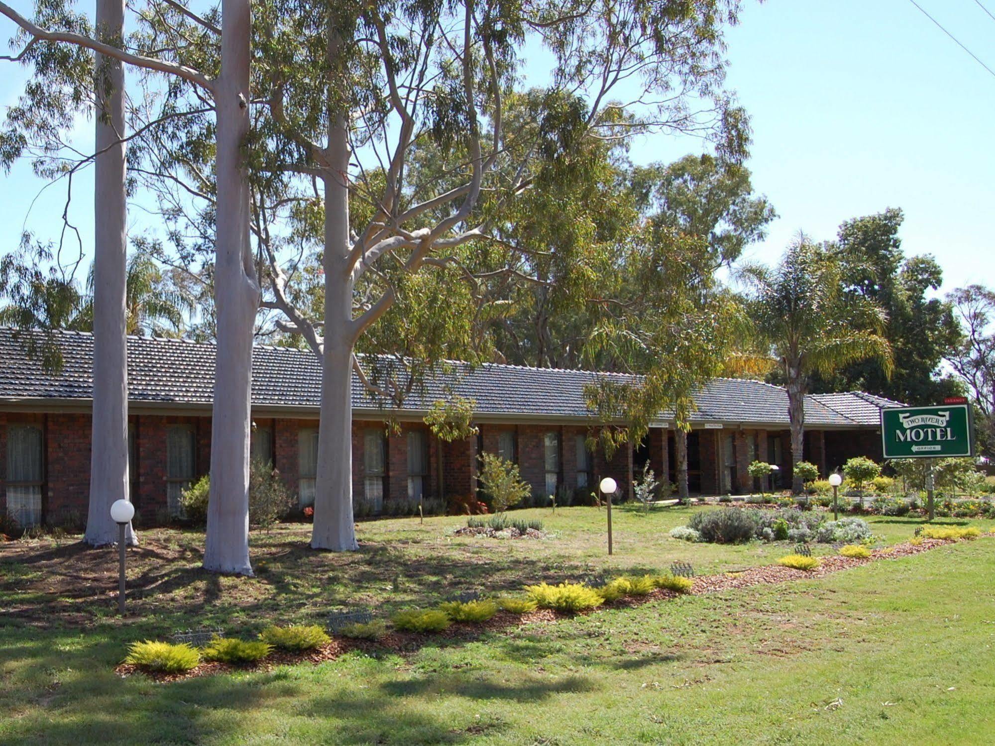 Two Rivers Motel Wentworth Bagian luar foto
